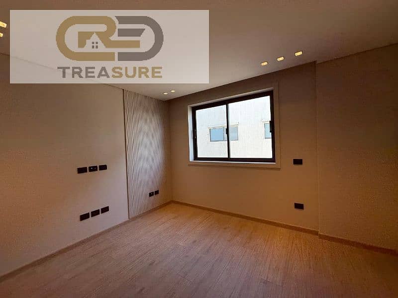 10 WhatsApp Image 2025-12-18 at 4.38. 18 PM. jpg