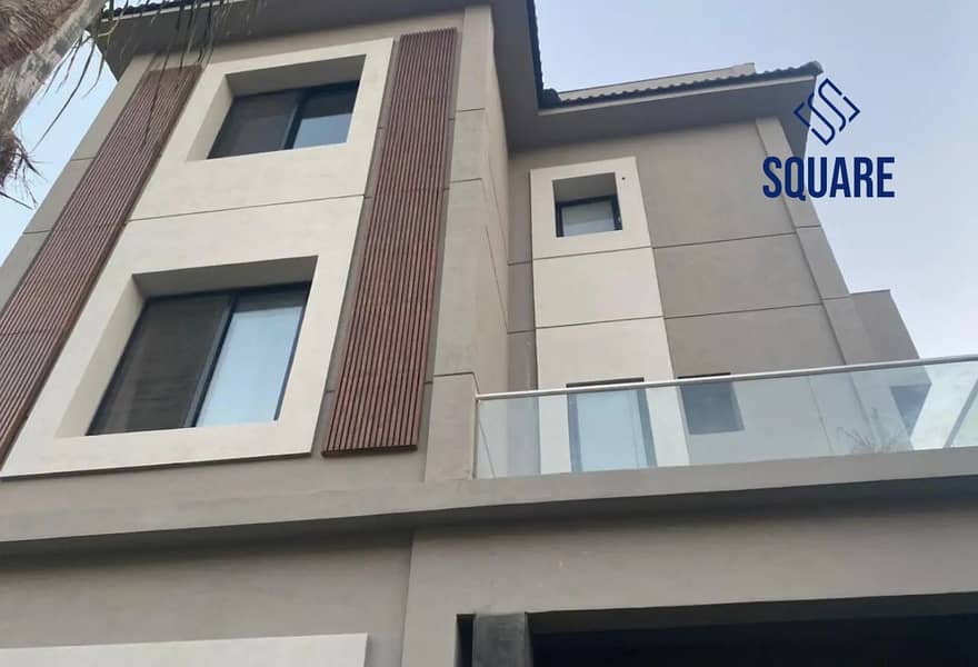 11 8362633-ba4c0o. jpg