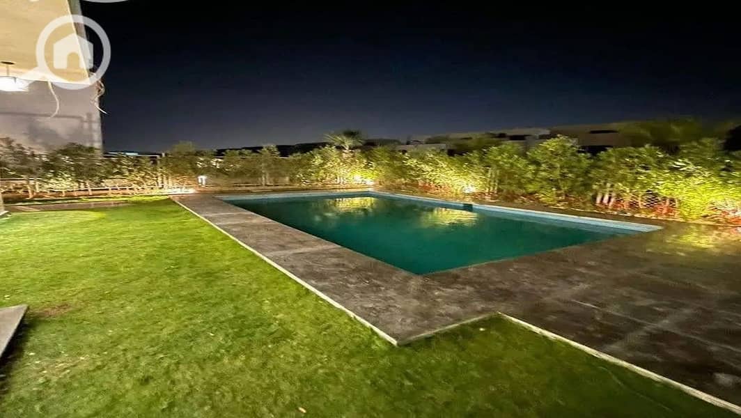 4 27417502-800x600_1400x900. jpg