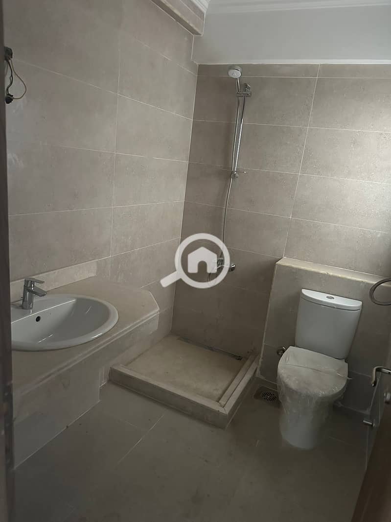 28 IMG-20251218-WA0315. jpg