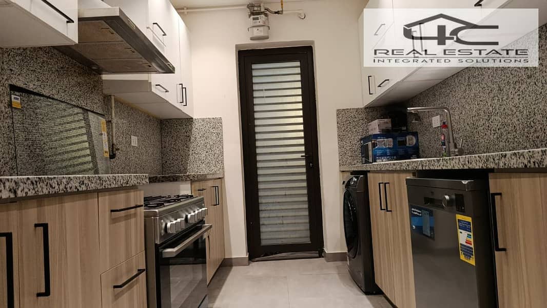 12 WhatsApp Image 2025-12-18 at 14.50. 36 (2). jpeg