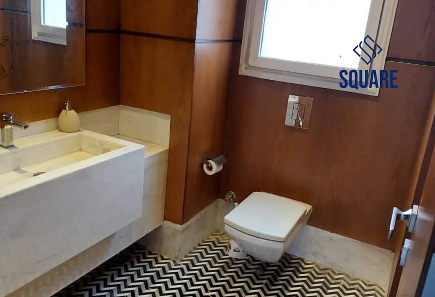 8 7364767-2ad70o. jpg