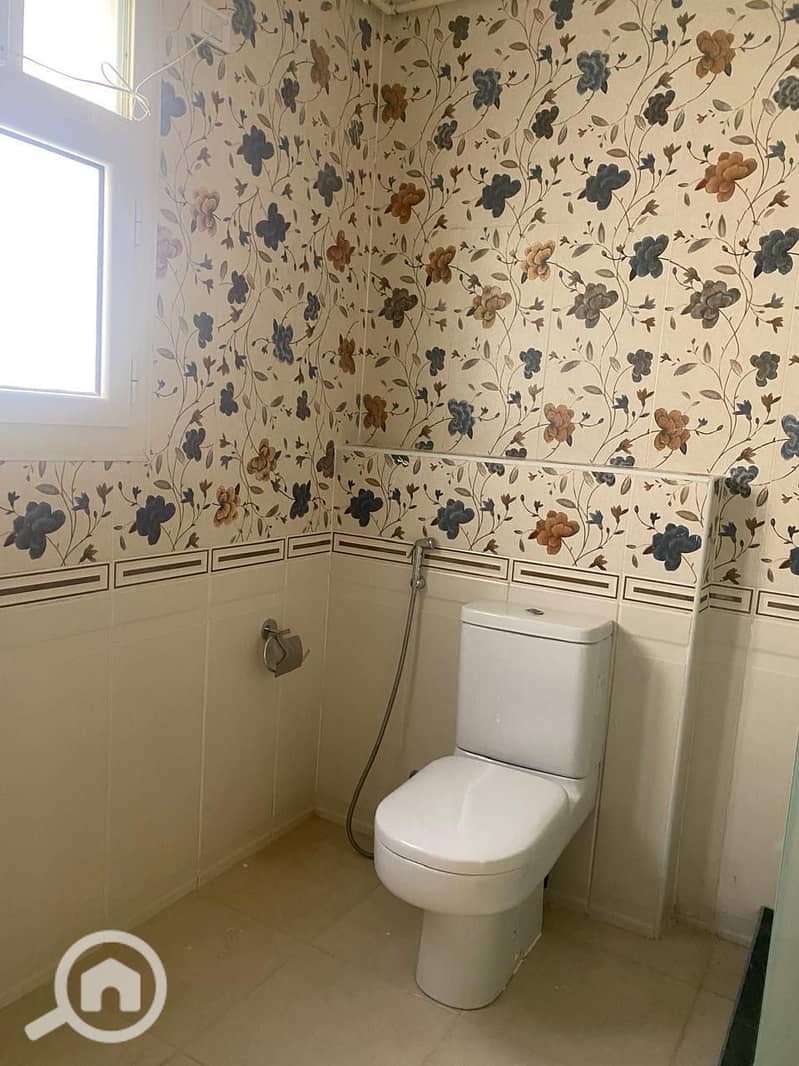 9 b5a4f4fd-a8d9-4af1-9289-7d986394e2e0. jpeg