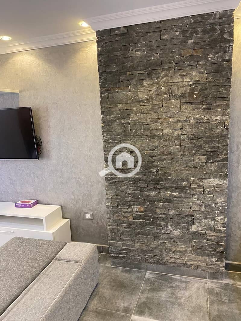 10 fe18fa3b-574b-46c2-9288-4e5377f9ccd5. jpeg