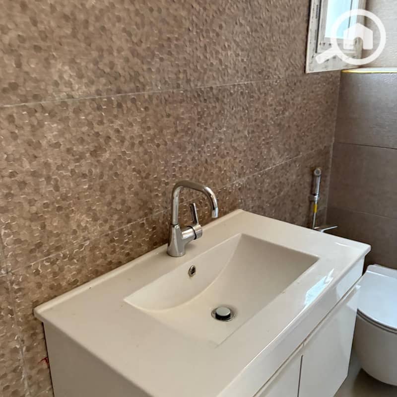 5 WhatsApp Image 2025-11-03 at 1.45. 40 PM (1). jpeg