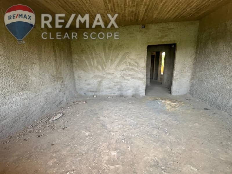 13 c2f4ebc8-fb64-42e4-b93b-9c0e7ef4daac. jpg