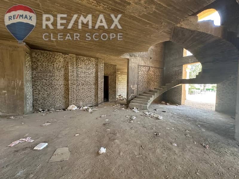 14 c334c1b2-0402-408f-b204-938eb74df450. jpg