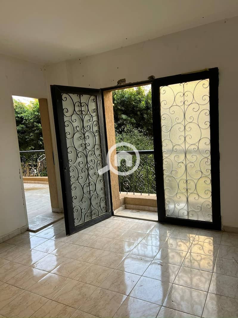 4 9d68c6d9-b80b-4c6a-8908-efe5adc3b377. jpg