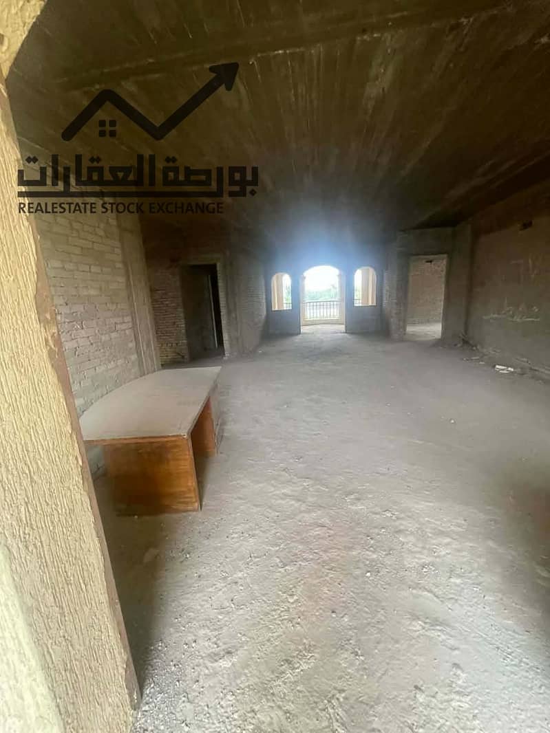 14 15698d10-ff0e-4b53-8769-65b7a648126c. jpg