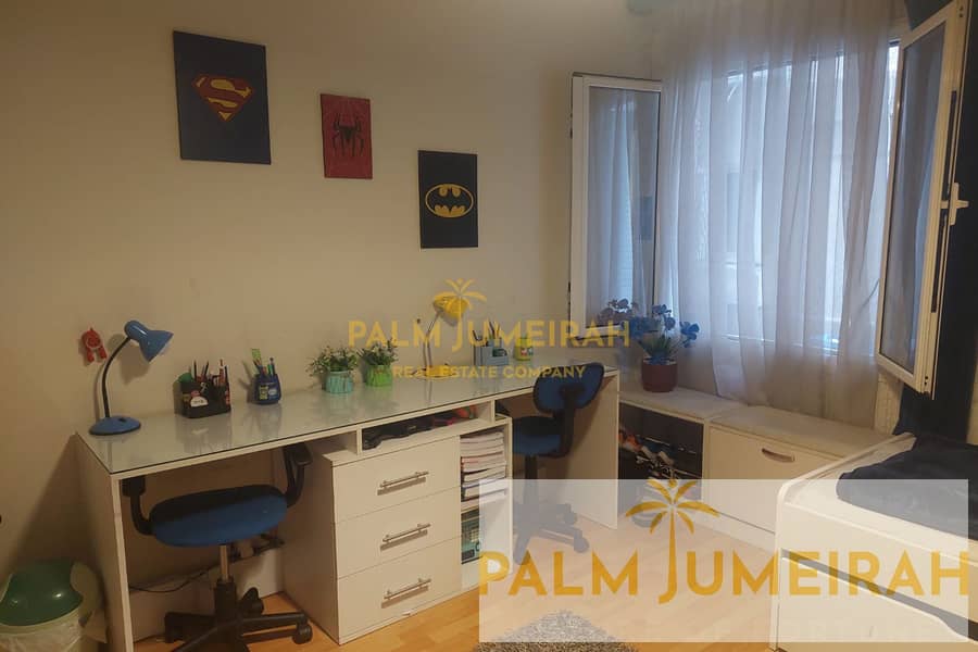 12 Palm Jumeriah - Frame. jpg