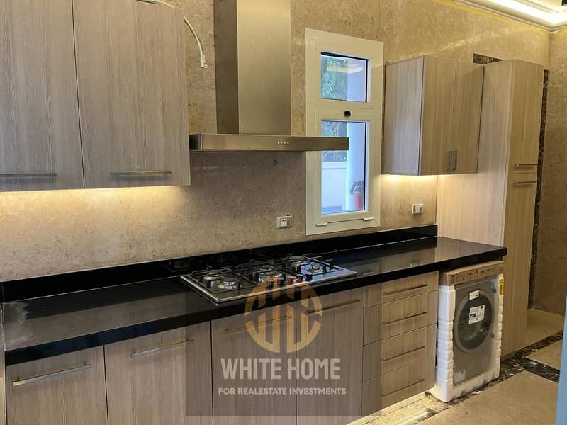 4 06f01279-1221-403b-a64f-38ad77f755be. jpeg