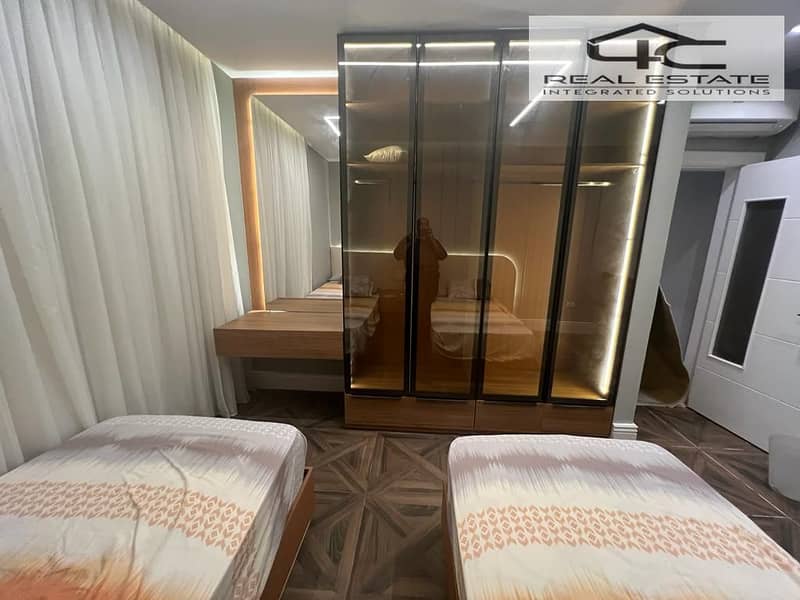 9 WhatsApp Image 2025-12-18 at 00.56. 33 (3). jpeg