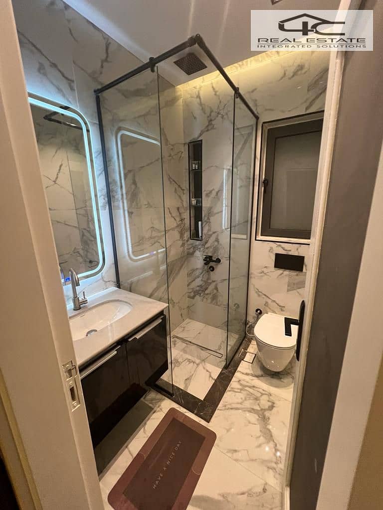 10 WhatsApp Image 2025-12-18 at 00.56. 33. jpeg