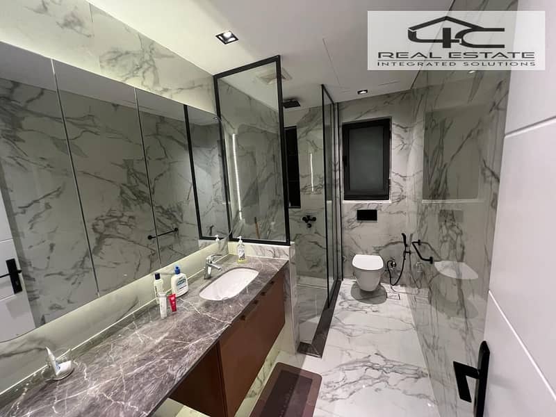 11 WhatsApp Image 2025-12-18 at 00.56. 34 (1). jpeg