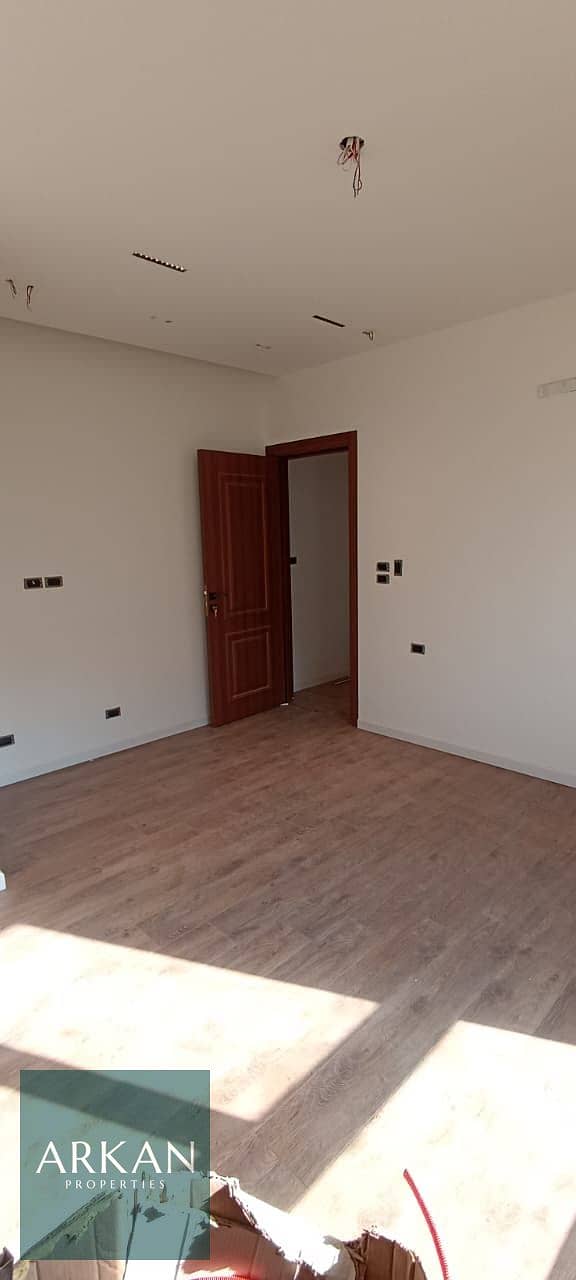 12 WhatsApp Image 2025-12-18 at 5.47. 44 PM (1). jpeg