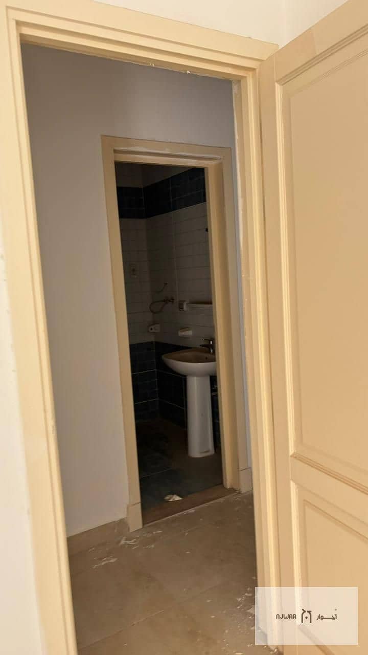 2 3e1e11cb-ff60-4c8e-9e96-a49cf93b9eb6. jpg