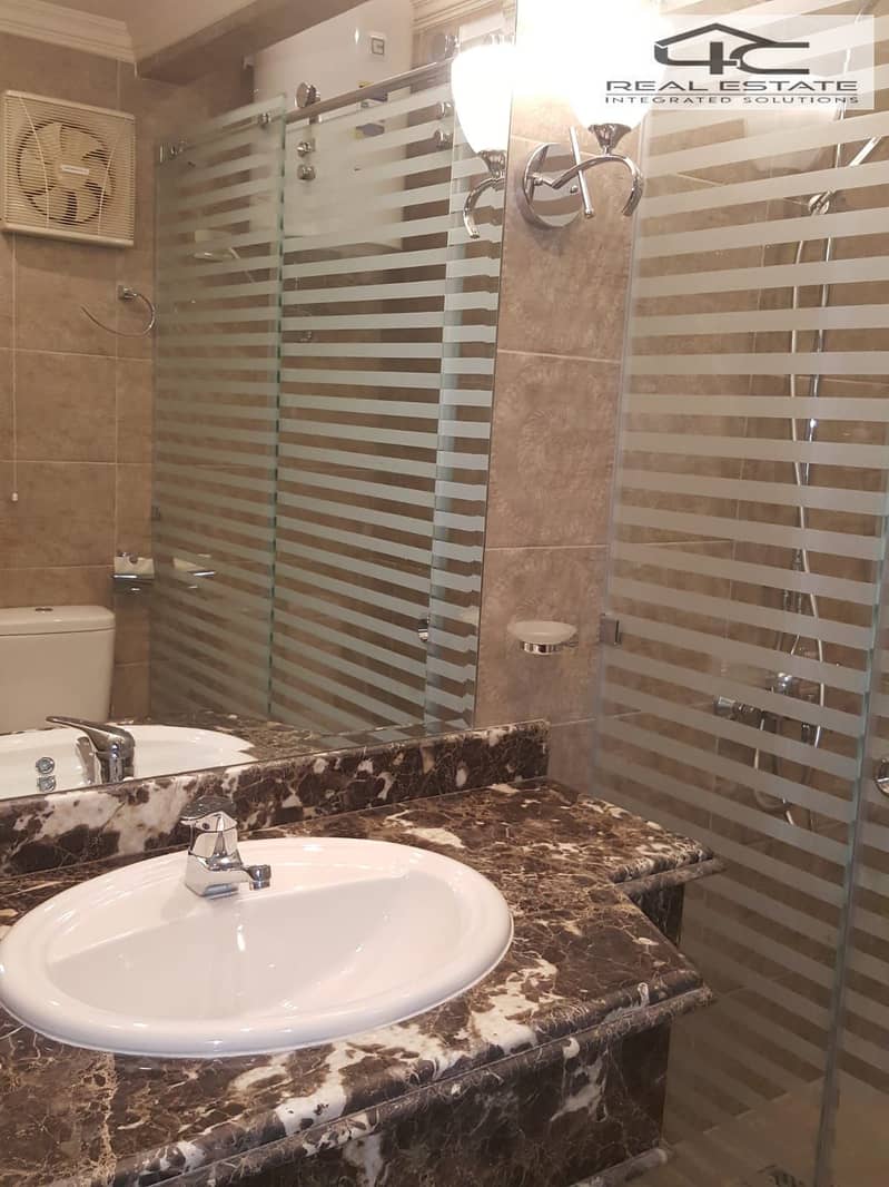 33 WhatsApp Image 2025-12-18 at 00.58. 24 (2). jpeg