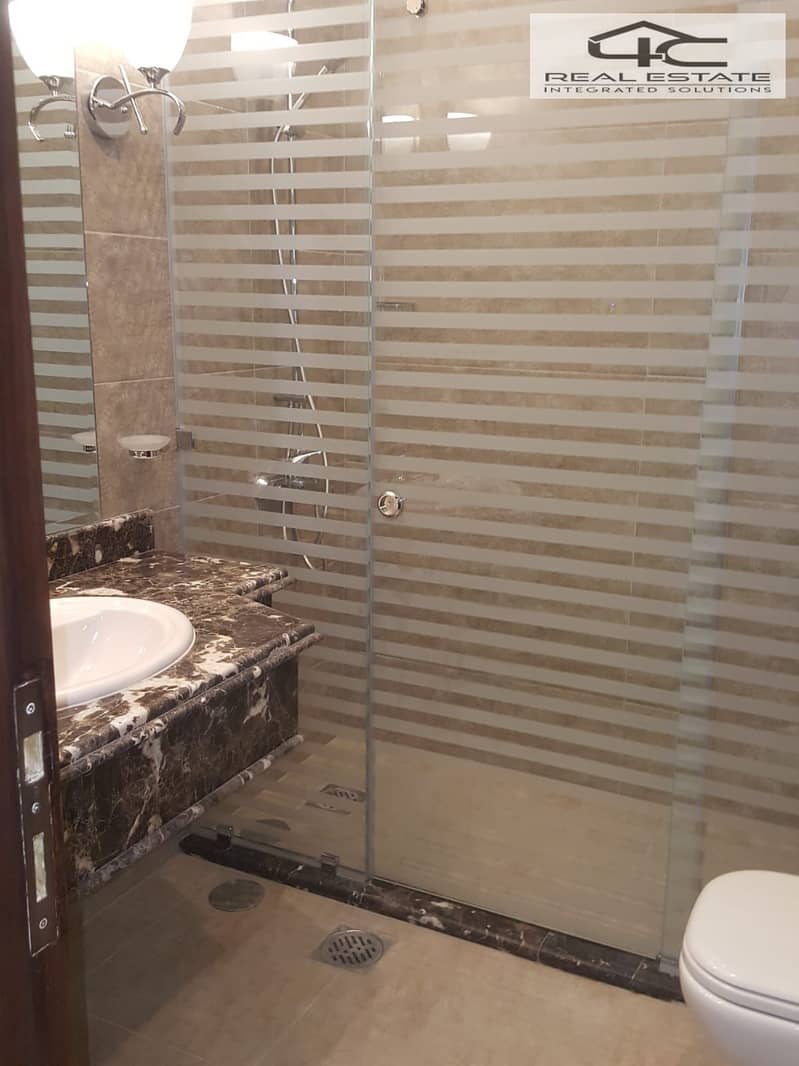 34 WhatsApp Image 2025-12-18 at 00.58. 24 (3). jpeg