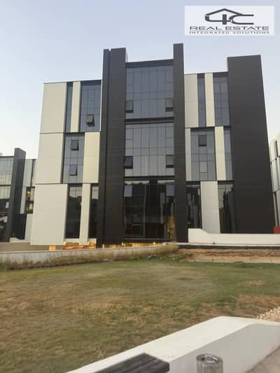 مکتب  للبيع في القاهرة الجديدة، القاهرة - WhatsApp Image 2025-05-28 at 12.43. 13 PM. jpeg