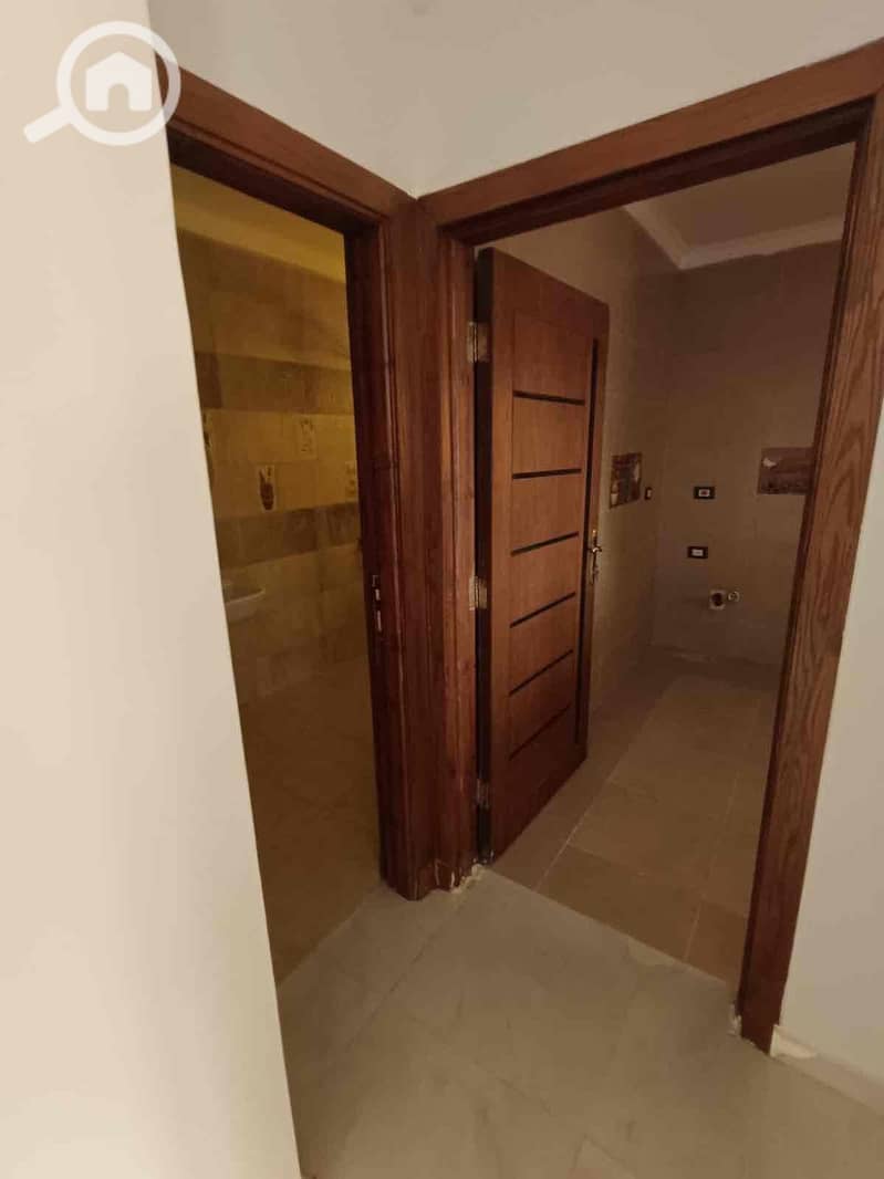 3 8eca1f97-f1b5-493c-8d4f-a1b98bef14a9. jpg