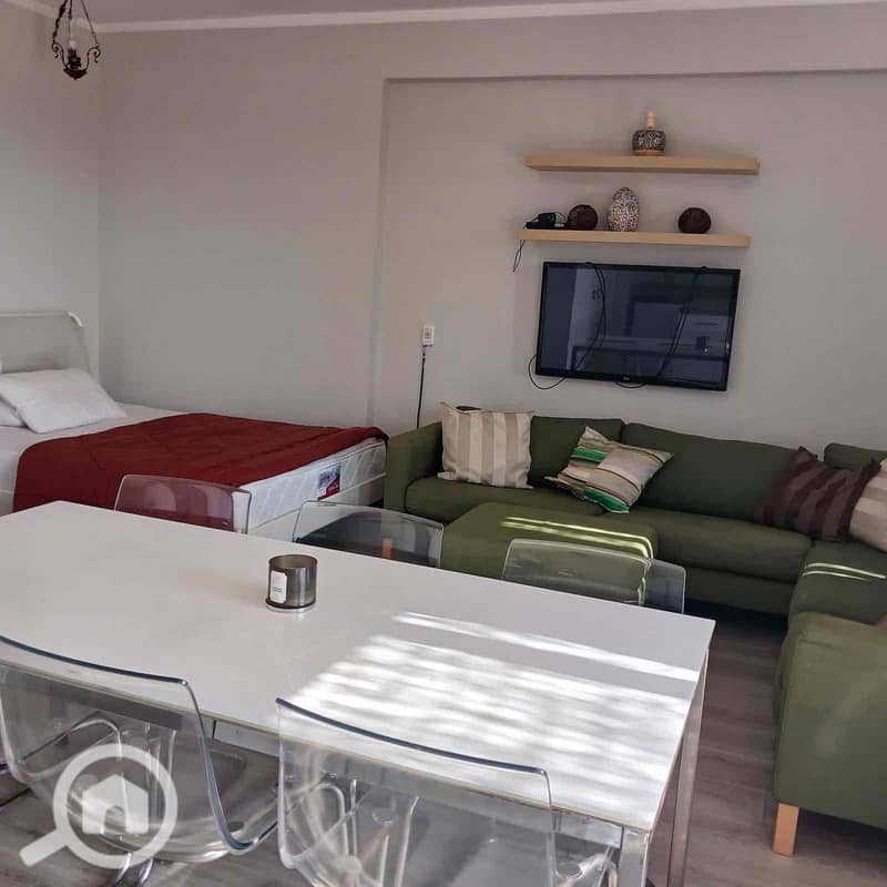 4 bec99002-cded-43a4-af1f-c819849e792e. jpg