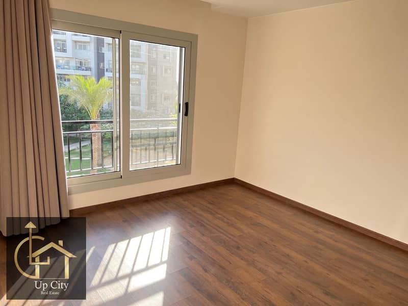 4 35c023b0-6f92-47c6-b85f-04e09e85e0a3. jpg