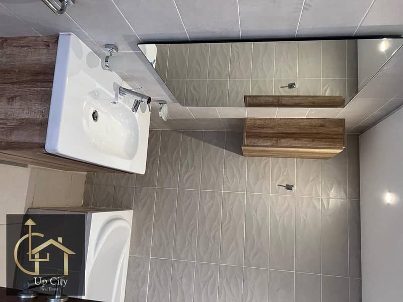 7 176b4810-5680-4707-b875-b3f7e5232ab2. jpg