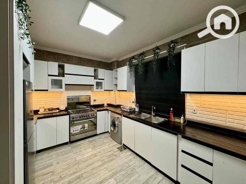 25 e8c67631-e40e-4035-8dbb-b3d0a146f6df. jpg