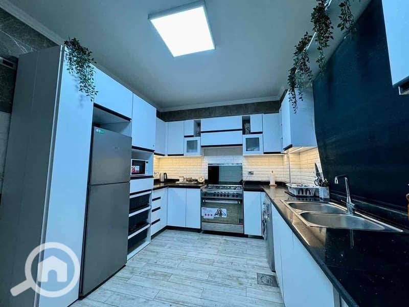 27 e13579d3-0298-4b54-9d6a-69efaae1e162. jpg