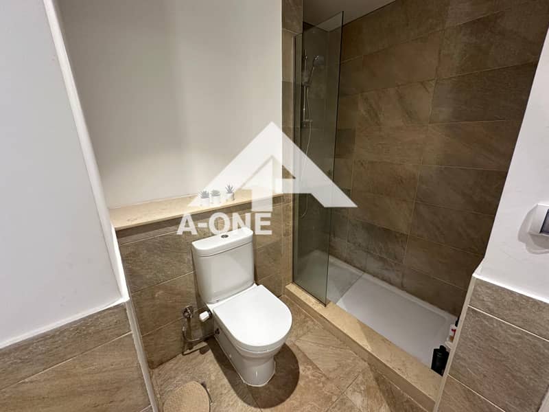 6 6826a8e8-65ff-4df7-9b8b-0f63af7f3ec8. jpg