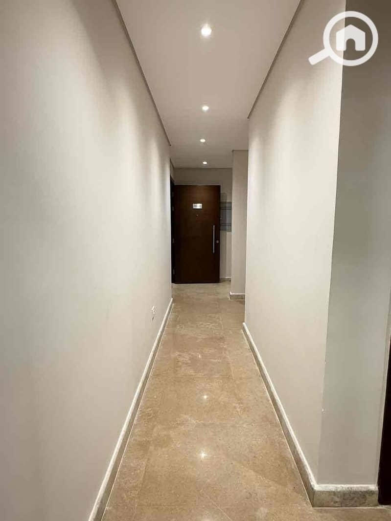 12 1bc0eb18-2930-4b87-af04-b154b2a86b20. jpg