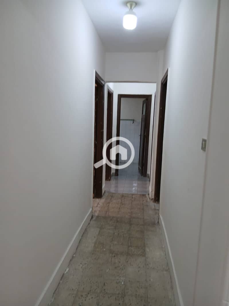 5 WhatsApp Image 2025-12-18 at 20.58. 18 (2). jpeg