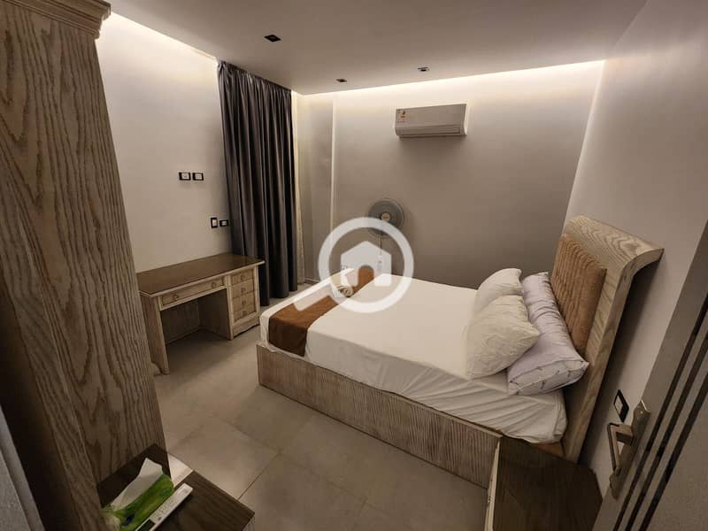 4 fb6aad85-cab3-425e-9476-7a6fce45f6c8. jpg