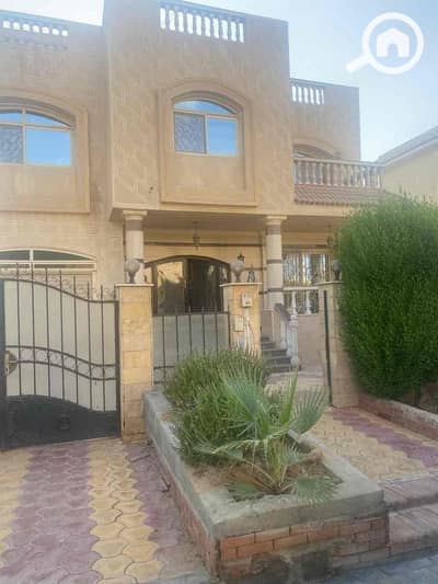 فیلا 5 غرف نوم للبيع في الشيخ زايد، الجيزة - 9f1705b7-ada8-4794-afc5-d4deebba7485. jpg