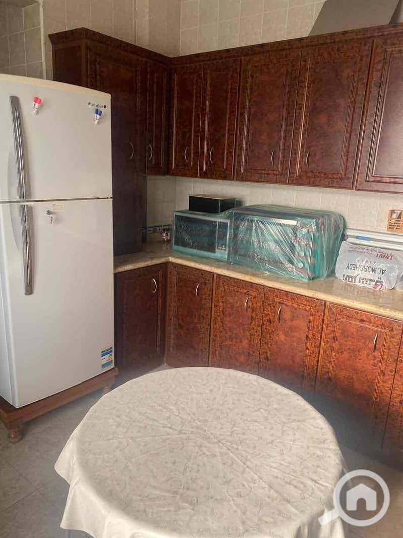 4 c6ea6e59-023d-4a01-a867-05c9944d5a6d. jpg