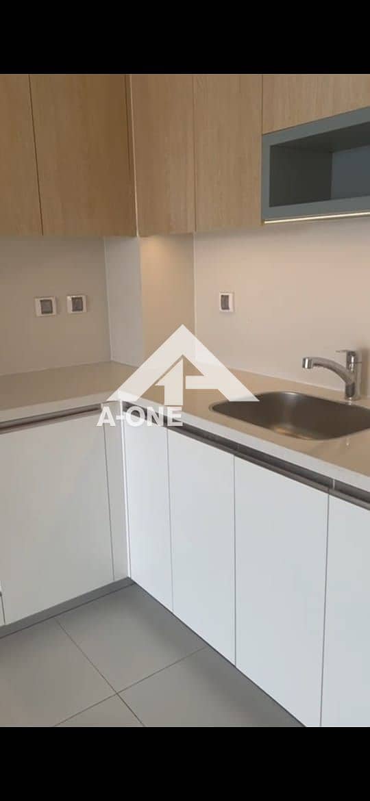 6 db25f595-63de-45b3-ba4d-5e7176098765. jpg