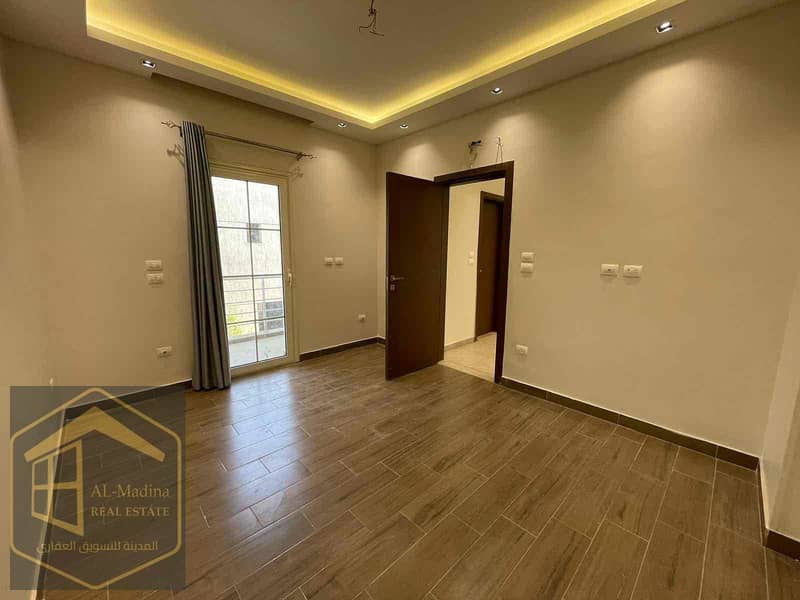 9 c0e06ede-5aaf-4de3-9d19-b63eb201e078. jpg