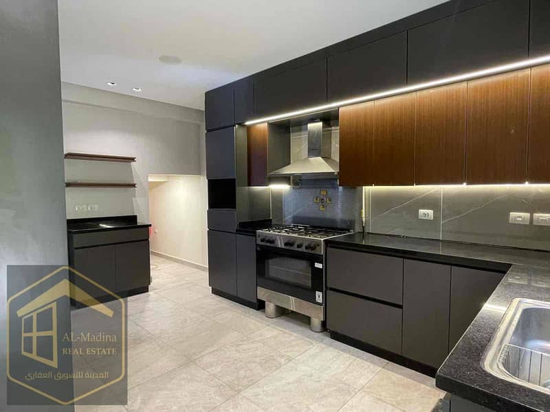 12 fce89ef0-a77c-4fdc-8d19-ffb89587d4a4. jpg