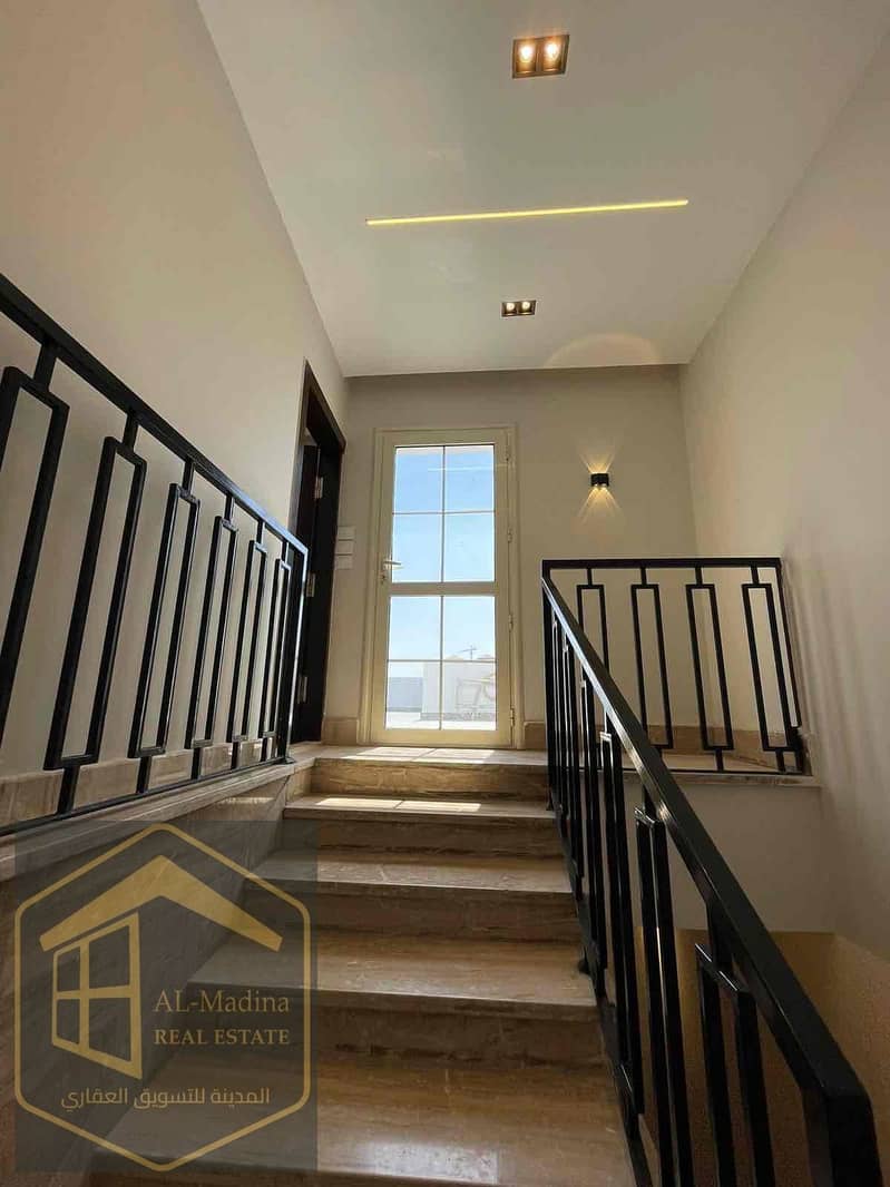 13 8605dc6a-535b-4be9-934f-5b8fbd131d5a. jpg