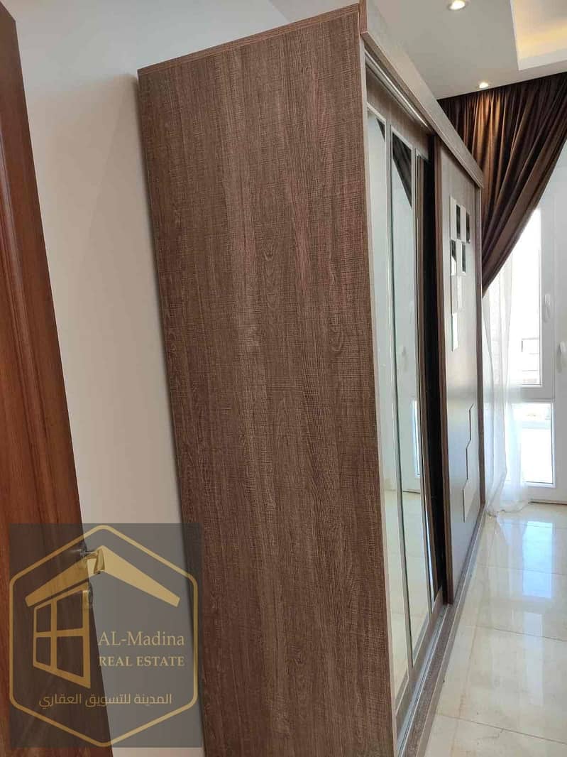 17 964941b5-9c99-43b5-b0b8-d1a1f7d3e8ea. jpg