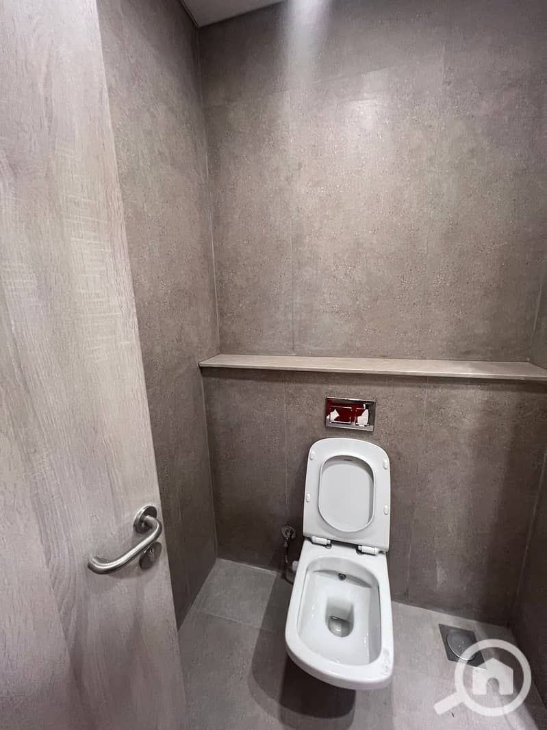 5 WhatsApp Image 2025-11-19 at 12.05. 20 AM (1). jpeg