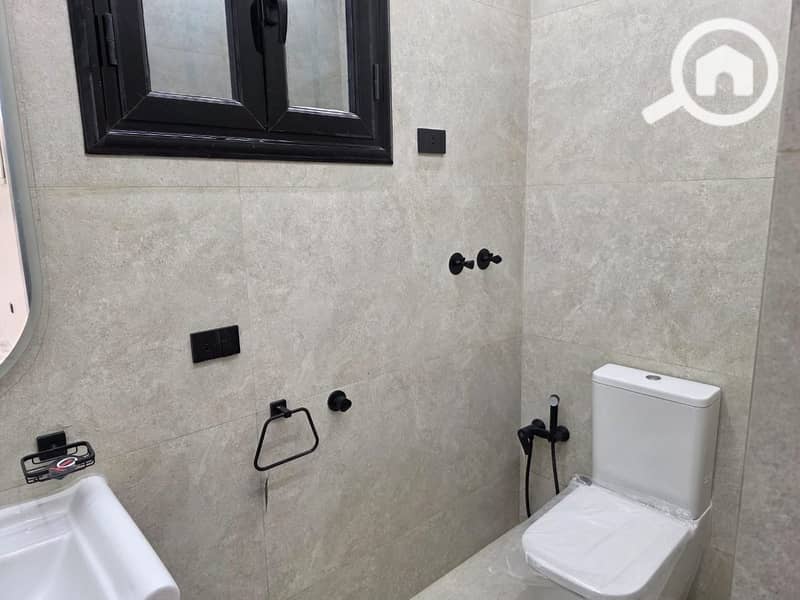 4 5967edcd-d7d9-42be-b262-7638d12bd775. jpeg