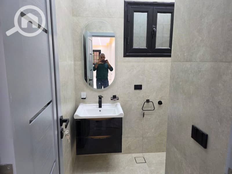 5 841d292e-d79d-41b5-8274-d6cda7fe9df7. jpeg