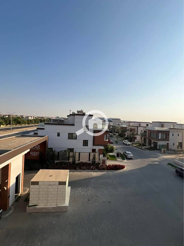 8 566631588_1586046302360391_4333632994398357246_n. jpg