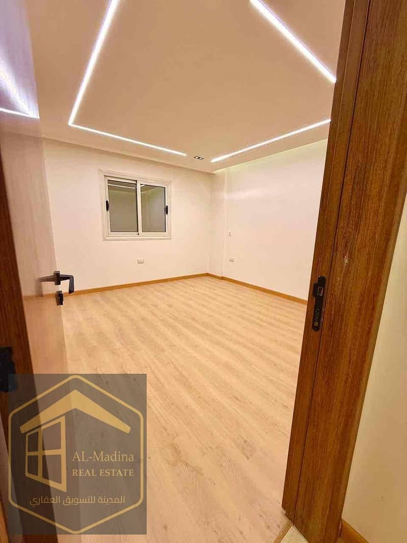 10 7dcbf4b2-6a2d-47c9-a2a7-6acbd90ba000. jpg