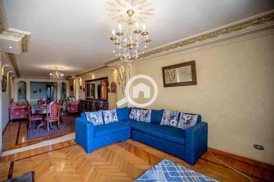 15 d7a44025-33e9-45e1-bdf0-93eba42d2549. jpg