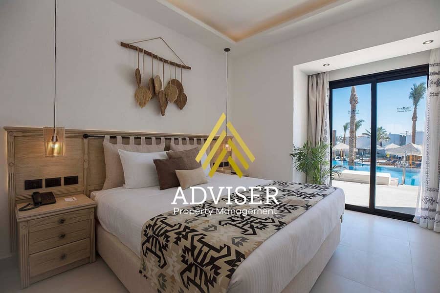 5 junior-swim-up-suite. jpg