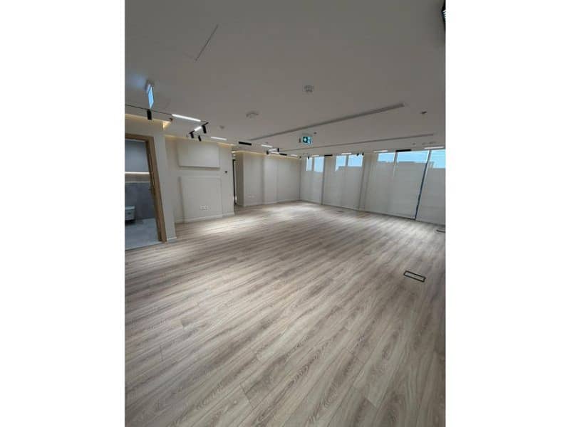 2 1cee4cf0-2ba9-400d-b83b-2a545b4724bc. jpg