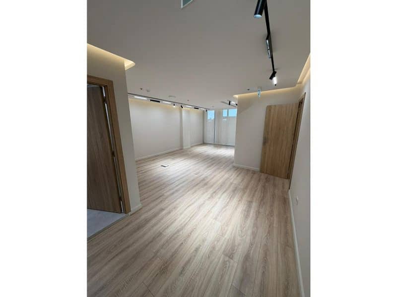 7 bc4ce67d-3060-4c4e-91f4-773e0aefd961. jpg