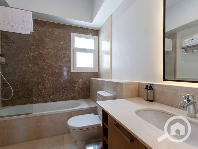 6 484d7d68-2654-4c59-91e3-63a652c770a7. jpg